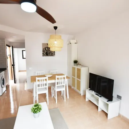 Book Jet - Oasis Dunas Relax & Maxi Pool Apartmán *